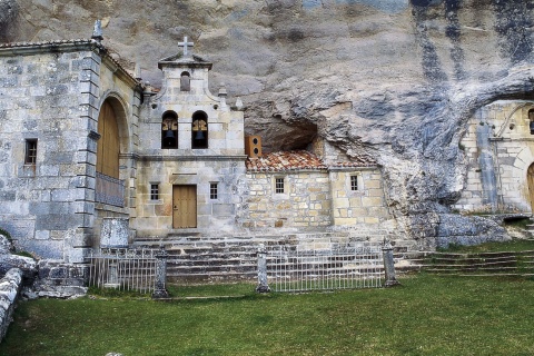 Ermita de San Bernabé en Ojo Guareña