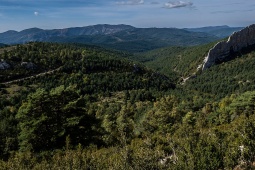 Widok ogólny chronionego krajobrazu Sierra de Santo Domingo, Biel, Saragossa, Aragonia