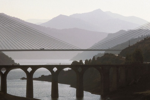 Barrios de Luna reservoir