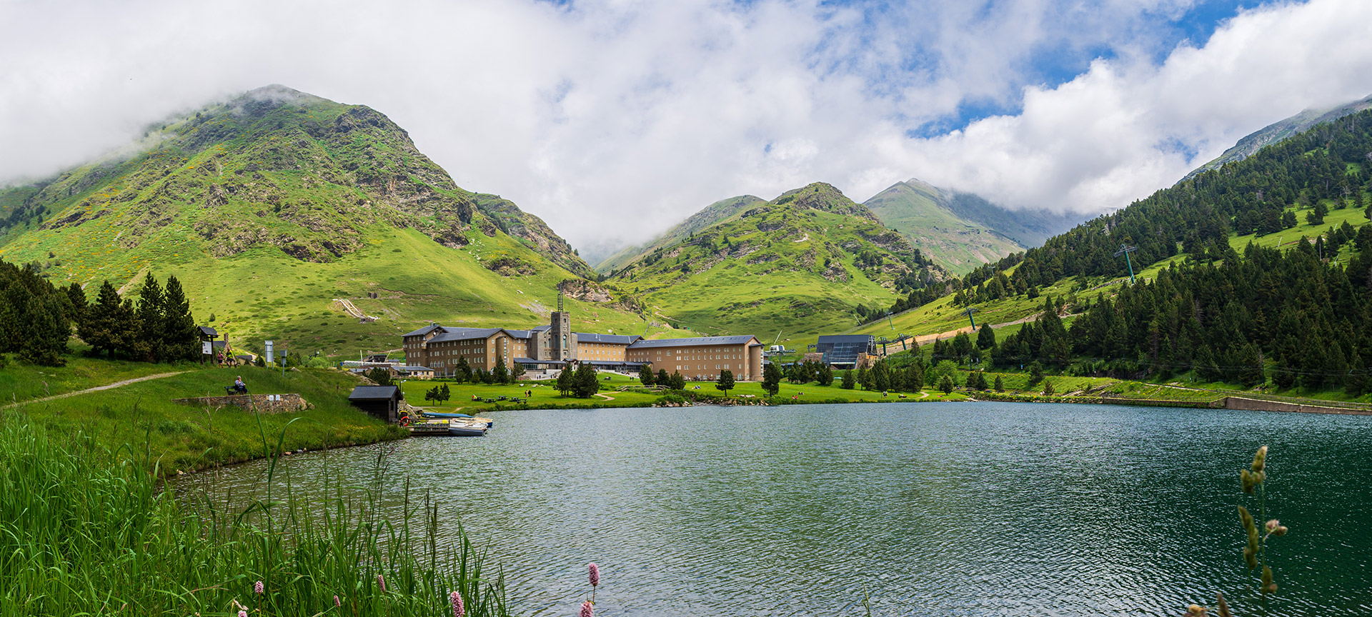 Vall de Núria, Parque Natural de las Capçaleres del Ter y del Freser, Girona Vall de Núria, Parque Natural de las Capçaleres del Ter y del Freser, Girona