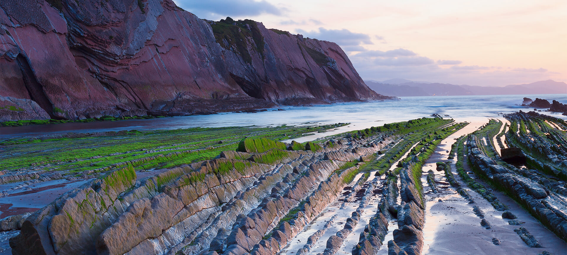 Alcantilados del Flysch en Zumaia Alcantilados del Flysch en Zumaia