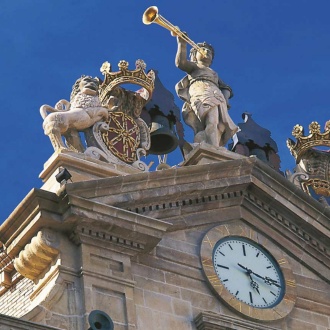 Detalhe da prefeitura de Pamplona