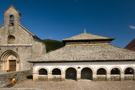 Capillas del Espíritu Santo y de Santiago, en Roncesvalles (Navarra)