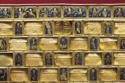 Шахматы Карла Великого в музее-сокровищнице королевской коллегиальной церкви в Ронсесвальесе