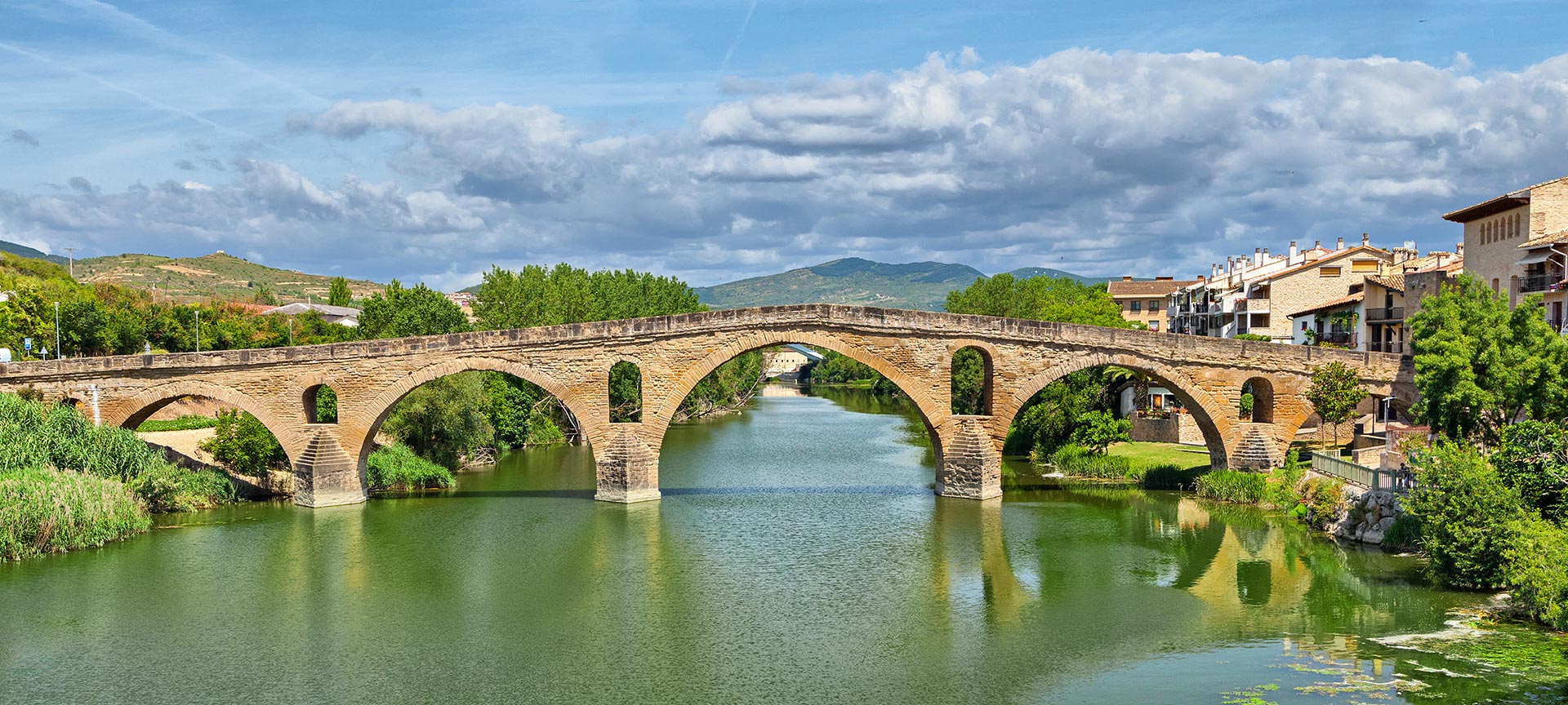 Roman bridge over the River Arga in Puente La Reina. Navarre