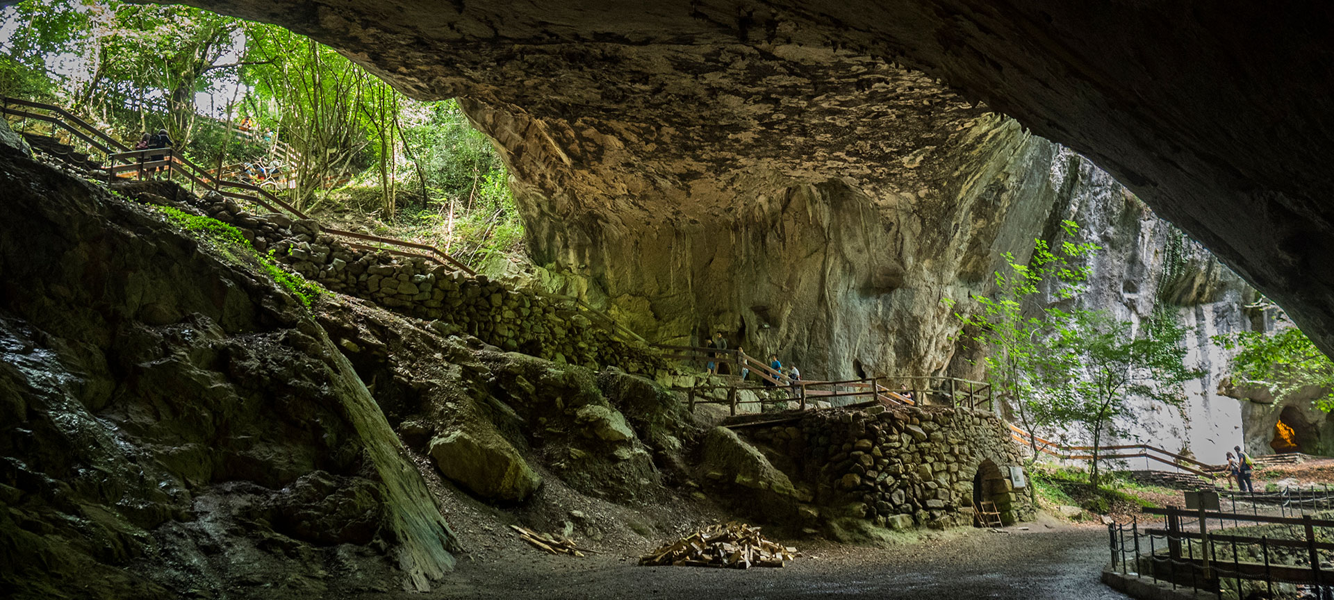 Cueva de Zugarramurdi en Navarra Cueva de Zugarramurdi en Navarra