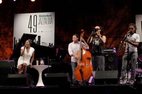 Esibizione di Dee Dee Bridgewater
