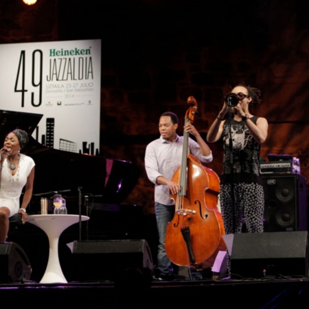 Esibizione di Dee Dee Bridgewater