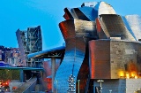 Вид на музей Гуггенхайма в Бильбао