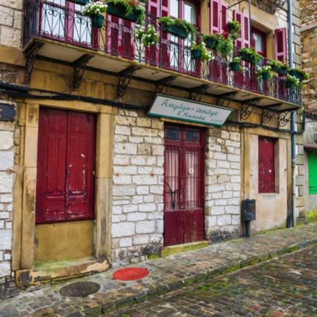 Strade di Hondarribia, a Guipúzcoa (Paesi Baschi)