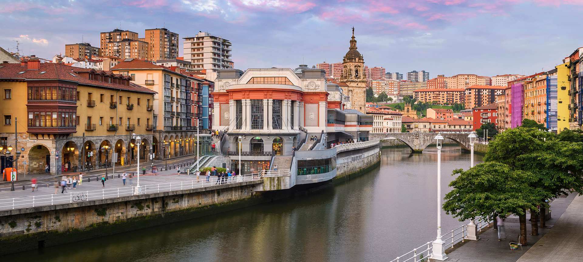 Exterior del Mercado de la Ribera, Bilbao Exterior del Mercado de la Ribera, Bilbao