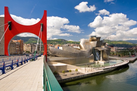 Ponte de La Salve junto ao Museu Guggenheim. Bilbau