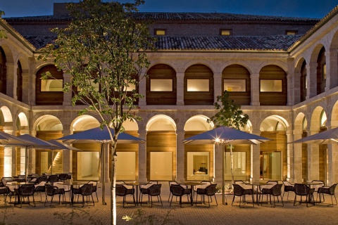 Pátio interno do Parador de Alcalá de Henares