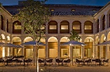 Parador de Alcalá de Henares 館内のパティオ