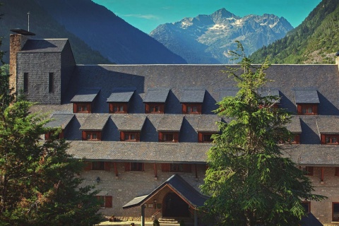 Parador de Artíes, widok z zewnątrz