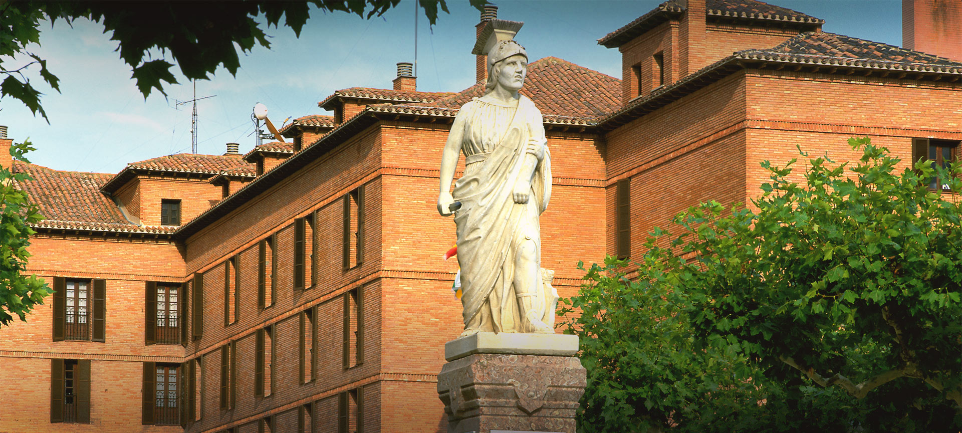 Exterior of the Parador de Calahorra Exterior of the Parador de Calahorra