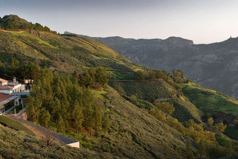 Exterior and setting of the Parador de Cruz de Tejeda