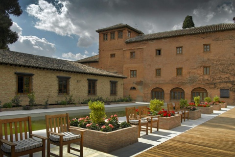 Veduta esterna del Parador de Granada