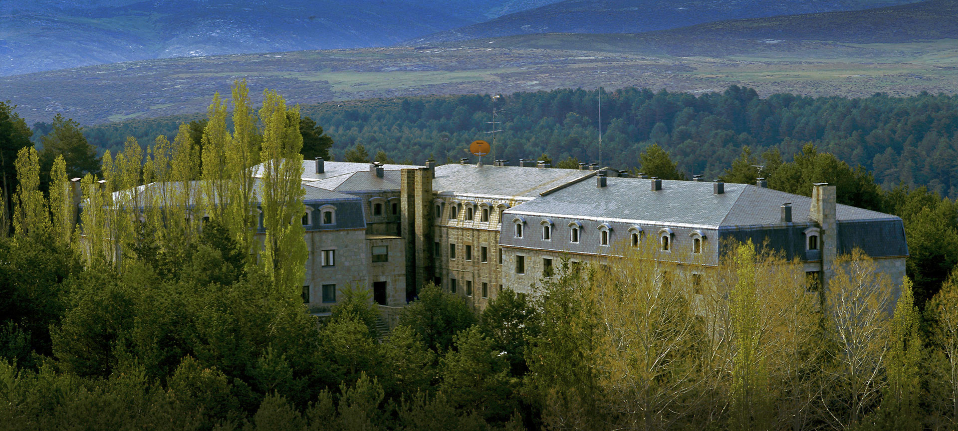 Exterior of the Parador de Gredos Exterior of the Parador de Gredos