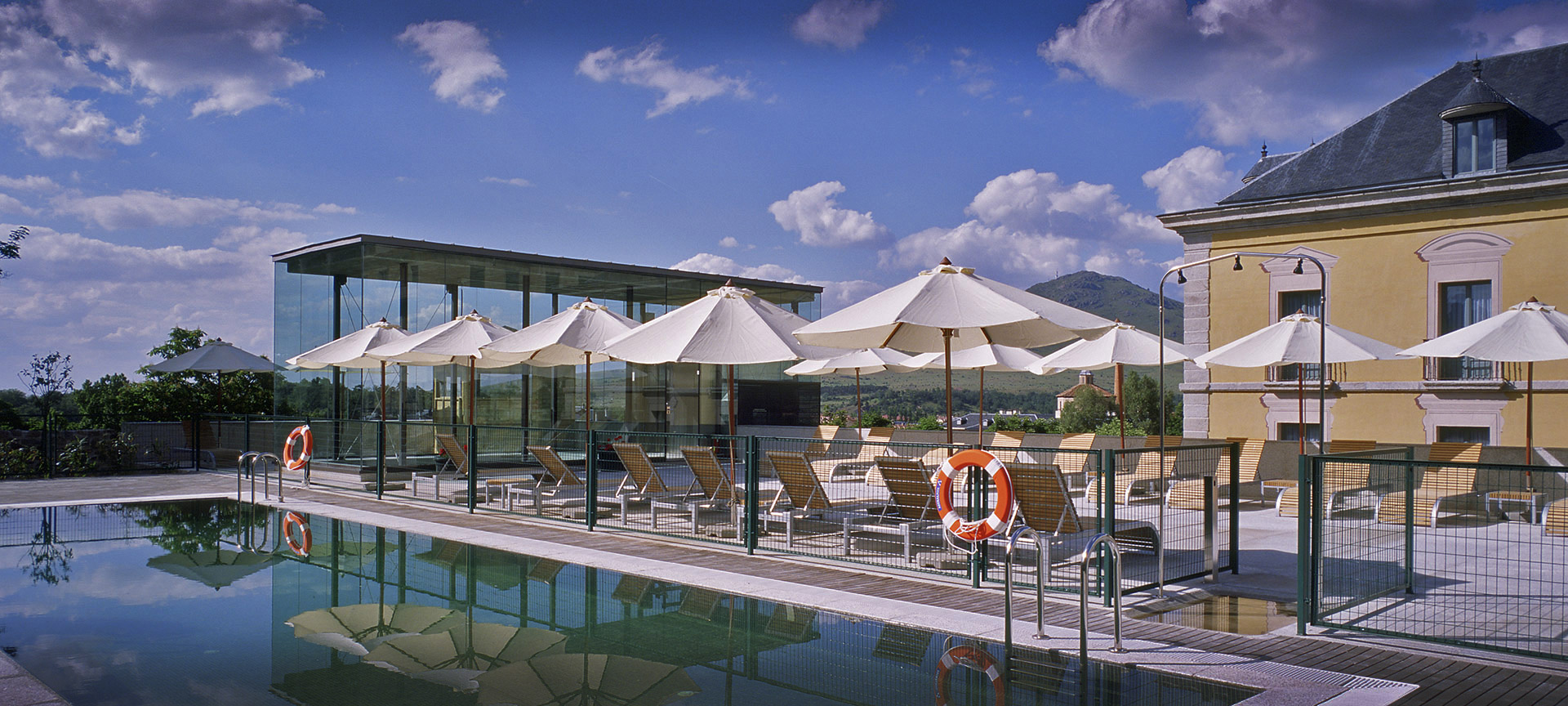 Swimming pool of the Parador de La Granja Swimming pool of the Parador de La Granja