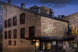 Parador de La Seu d'Urgell, widok z zewnątrz