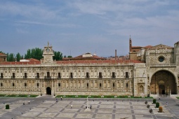 Parador de León, widok z zewnątrz