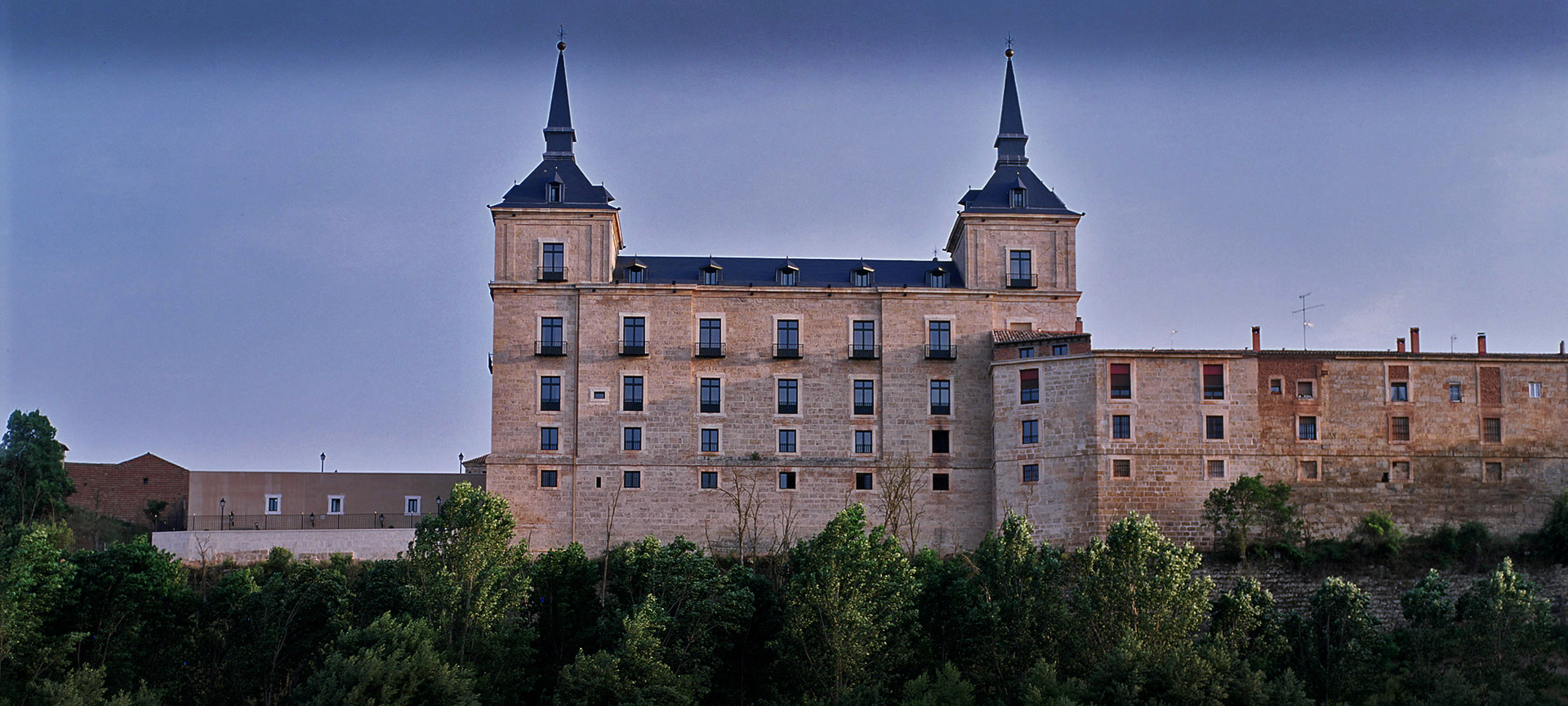 Vista externa do Parador de Lerma Vista externa do Parador de Lerma