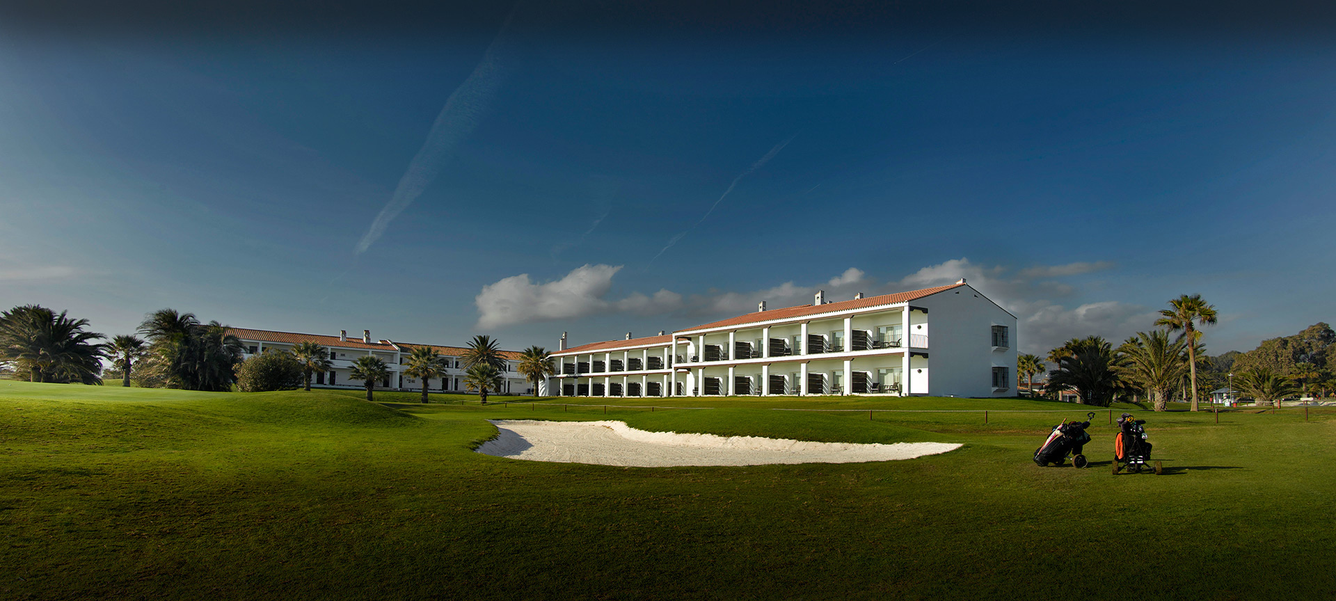 Vista del exterior y golf del Parador de Málaga Golf Vista del exterior y golf del Parador de Málaga Golf