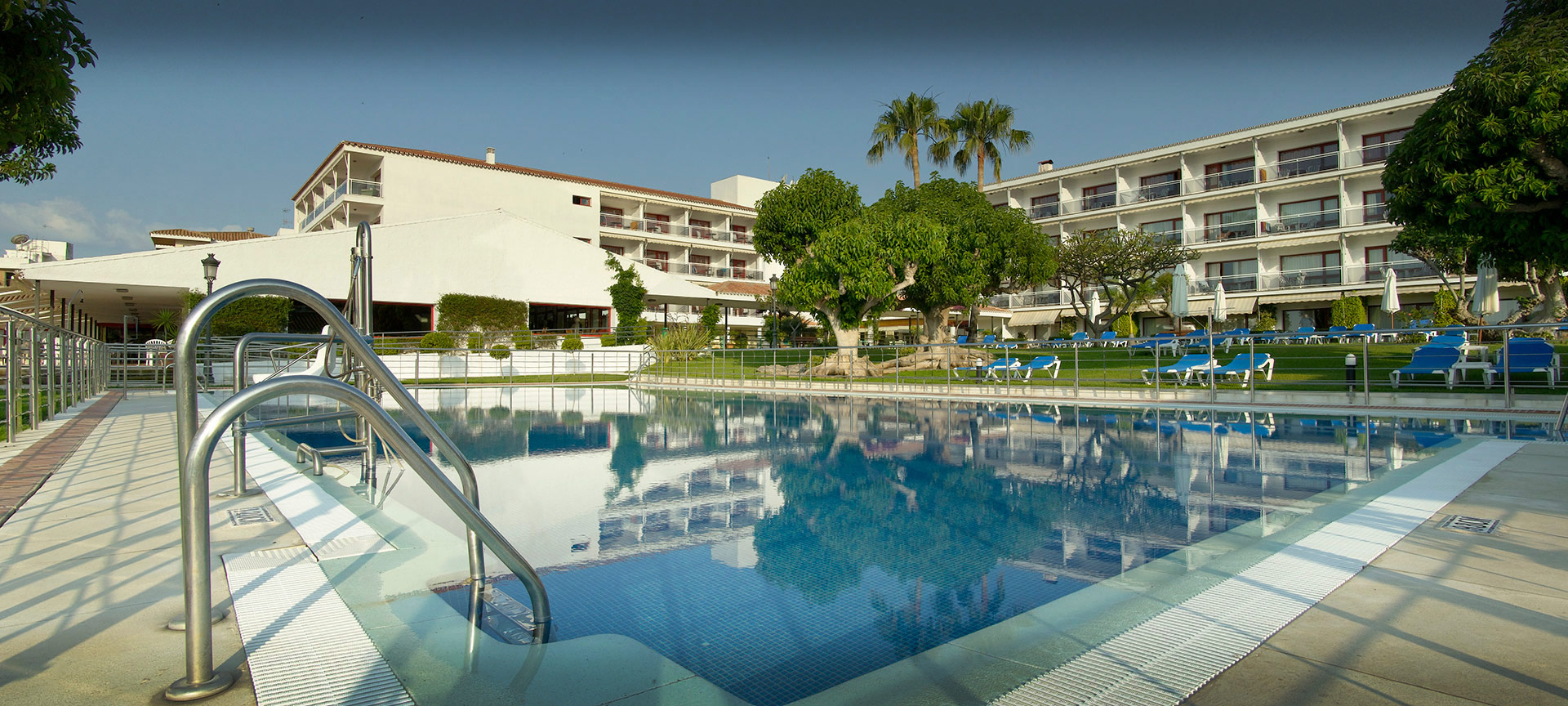 Exterior and swimming pool of the Parador de Nerja Exterior and swimming pool of the Parador de Nerja