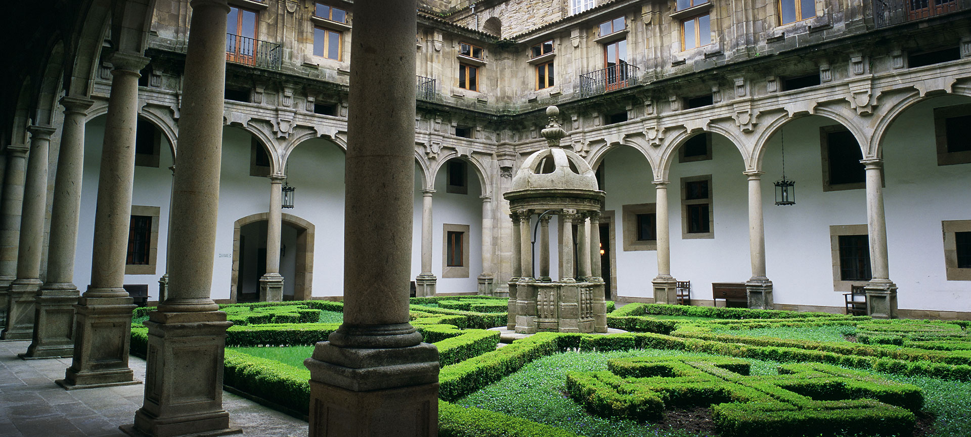 Interior garden of the Parador de Santiago de Compostela Interior garden of the Parador de Santiago de Compostela