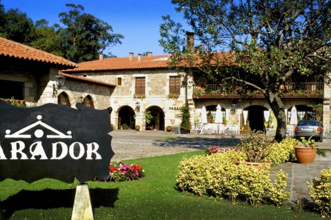 Vue extérieure du Parador de Santillana del Mar