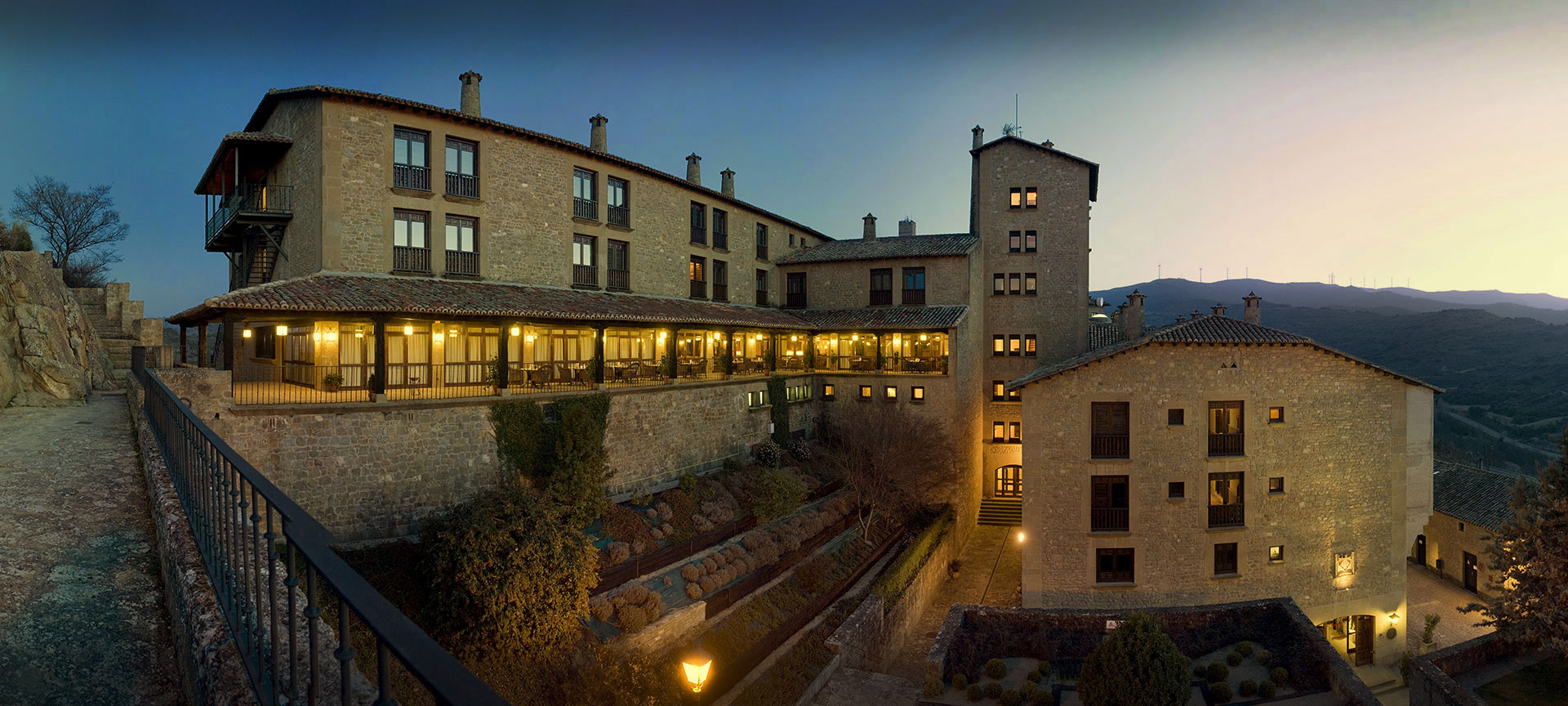 Parador de Sos del Rey Católico, widok z zewnątrz Parador de Sos del Rey Católico, widok z zewnątrz