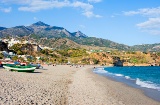 Plage de Burriana à Nerja, dans la province de Málaga, Andalousie