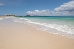 カナリア諸島フエルテベントゥーラ島のエル・カセロン・デ・コラレホビーチ