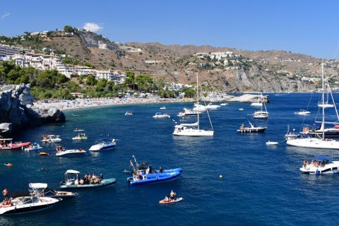 Playa Marina del Este de Almuñécar en Granada, Andalucía