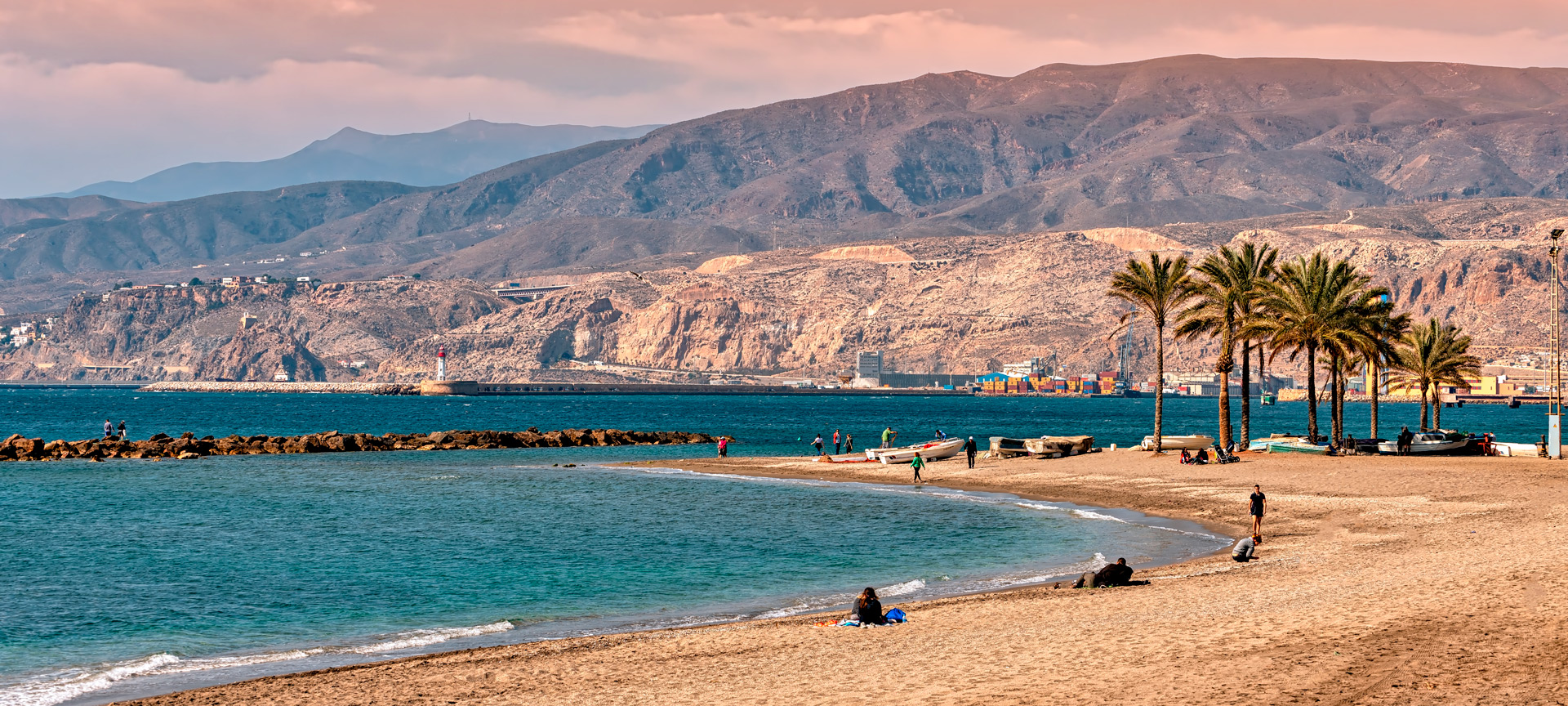 Praia de Zapillo, em Almeria (Andaluzia)