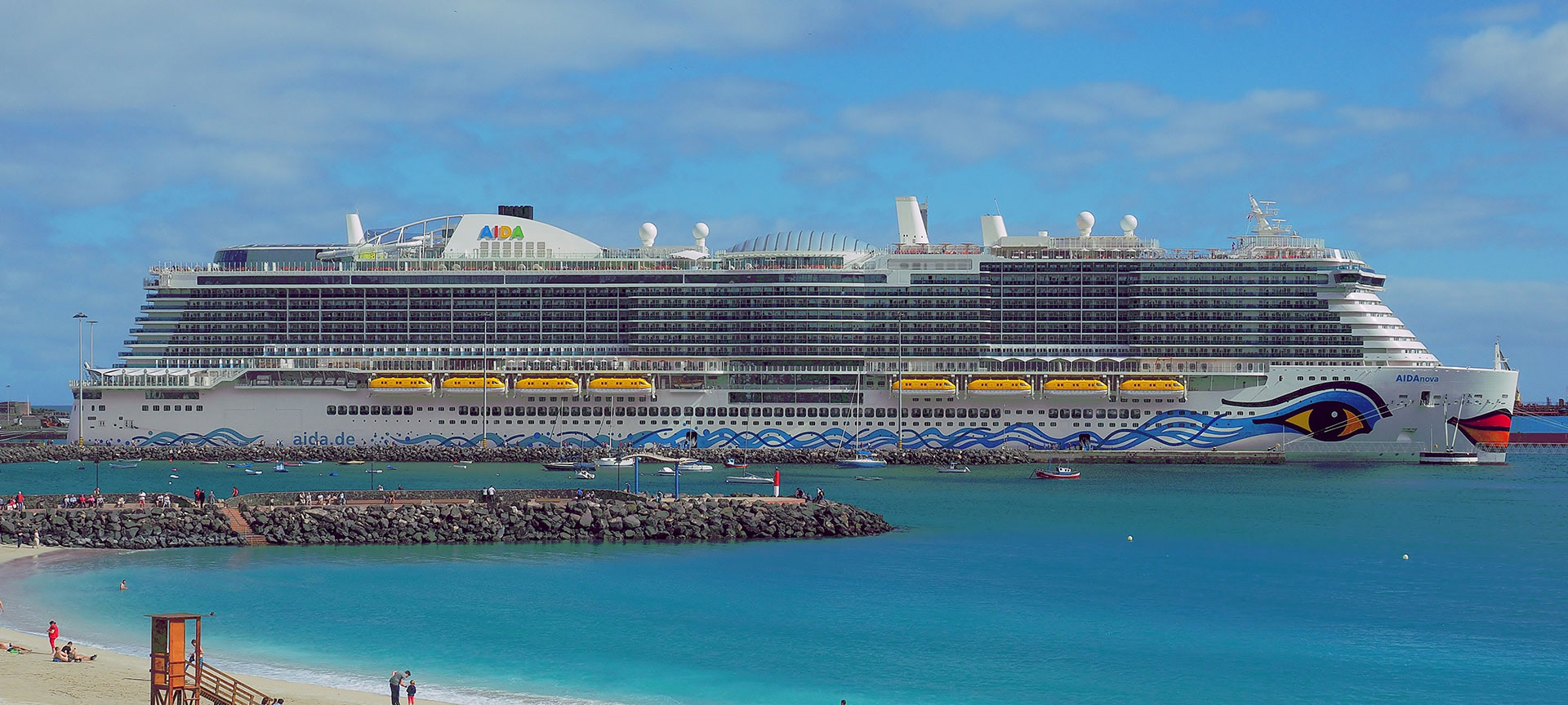 Crucero en Puerto Rosario, Fuerteventura Crucero en Puerto Rosario, Fuerteventura