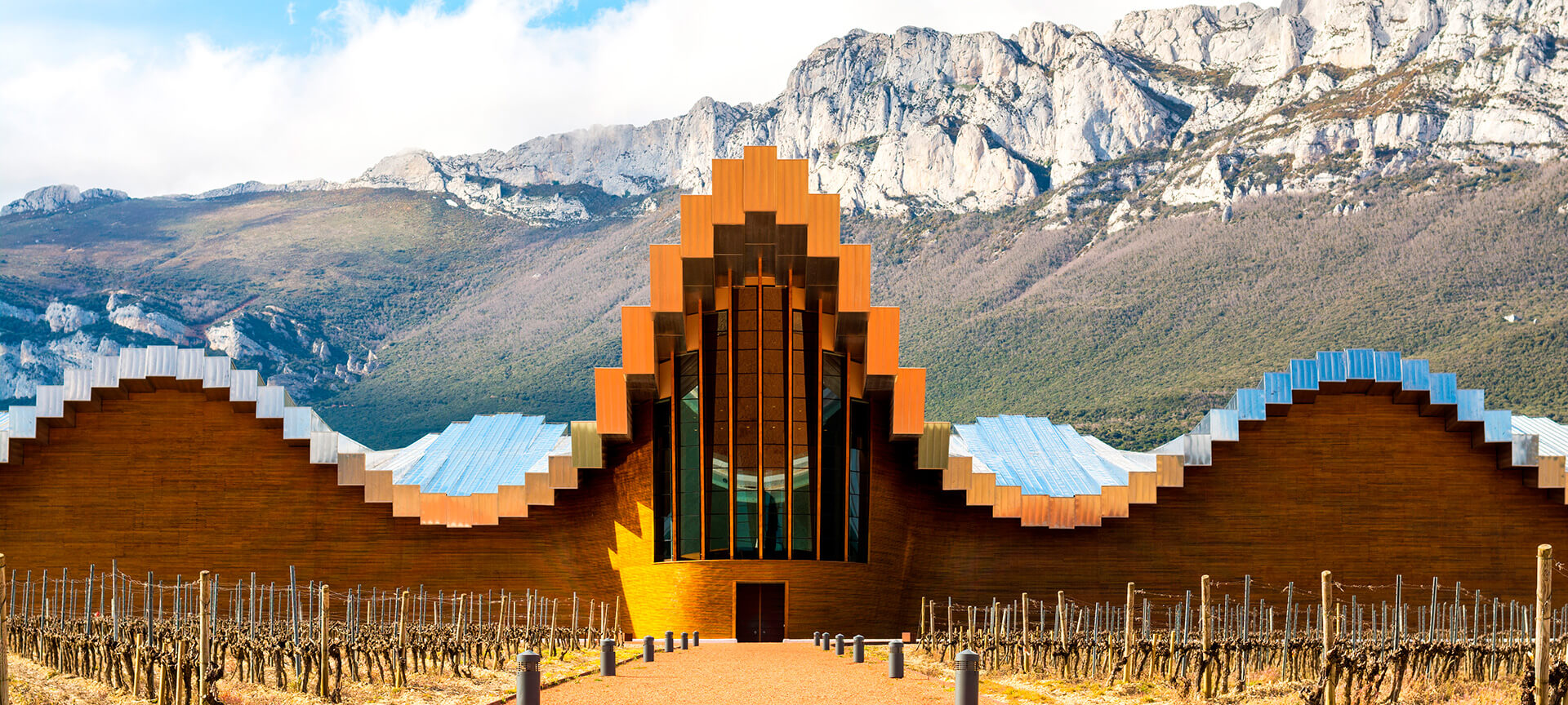 Bodega Ysios en La Guardia. Santiago Calatrava Bodega Ysios en La Guardia. Santiago Calatrava