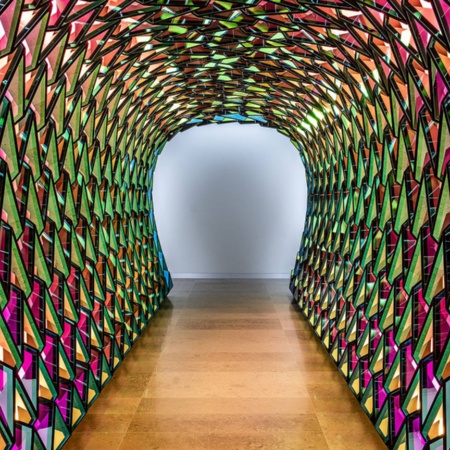 Œuvre « Tunnel pour dérouler le temps » d'Olafur Eliasson. Centre d'art Hortensia Herrero