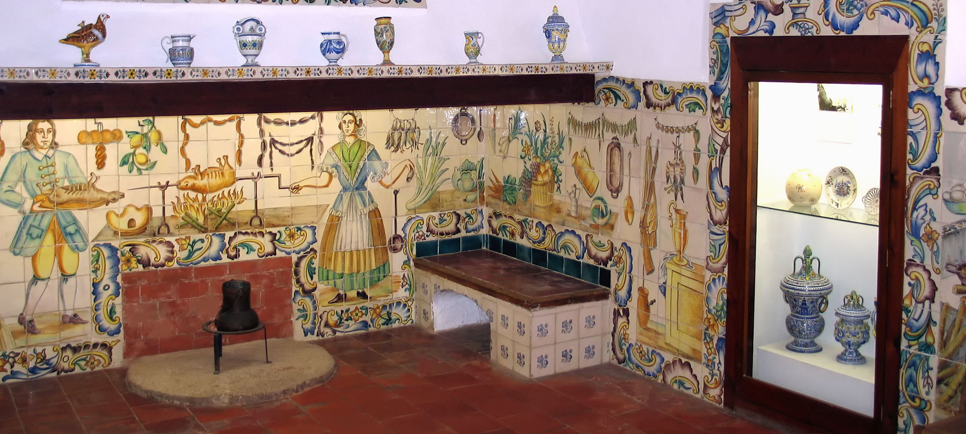 Städtisches Keramikmuseum Manises. Küche. Sala José Gimeno Martínez