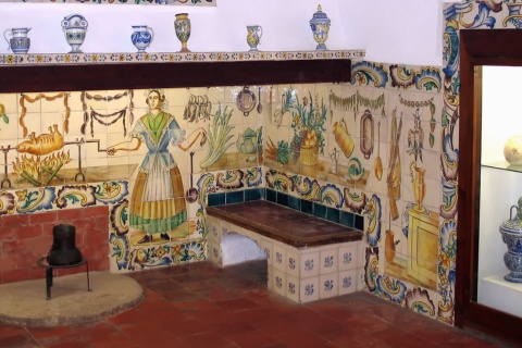 Miejskie Muzeum Ceramiki w Manises. Kuchnia. Sala José Gimeno Martínez