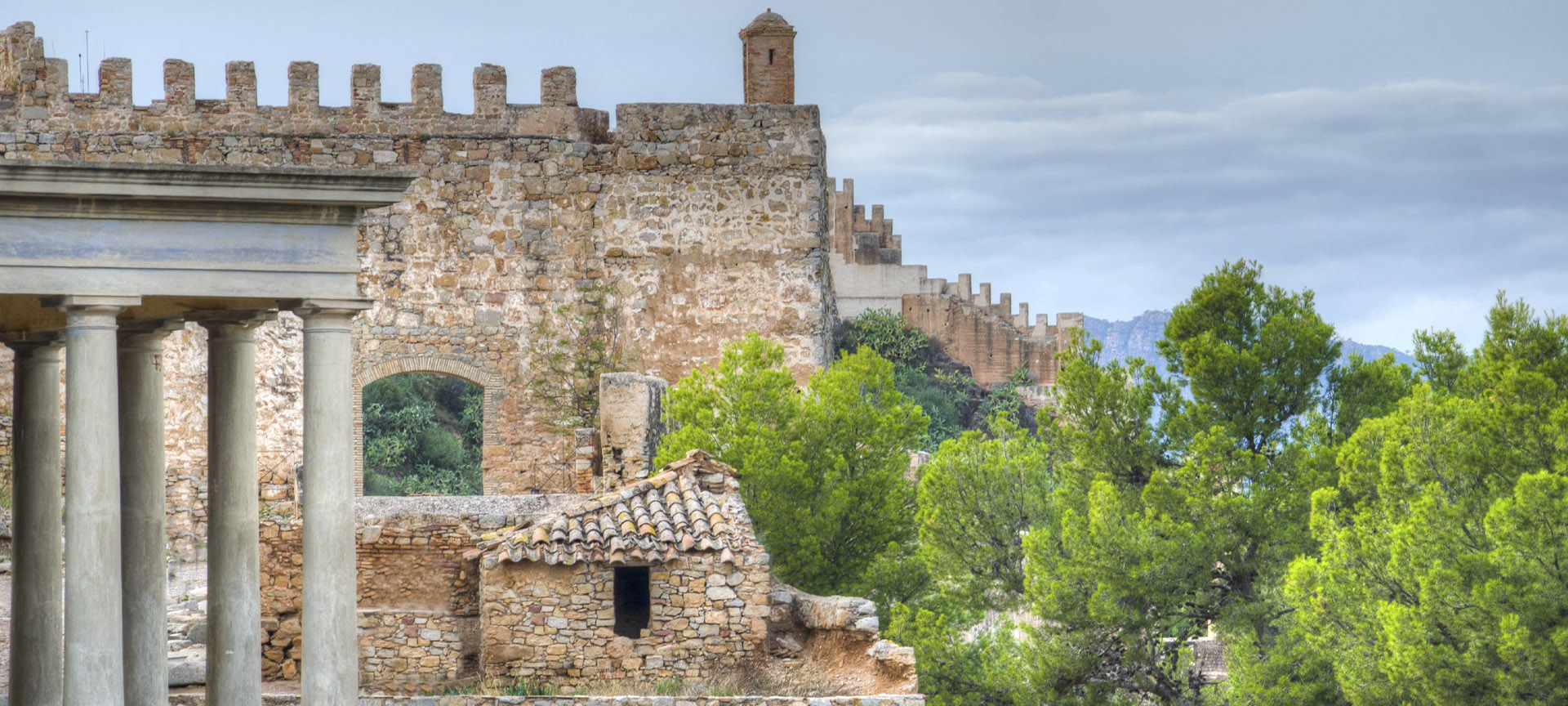 Vue de Sagunto, dans la province de Valence (région de Valence) Vue de Sagunto, dans la province de Valence (région de Valence)