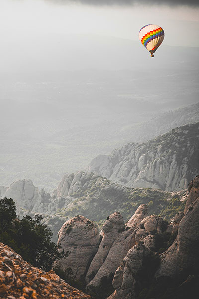 Heißluftballonfahrt in Montserrat, Katalonien Heißluftballonfahrt in Montserrat, Katalonien