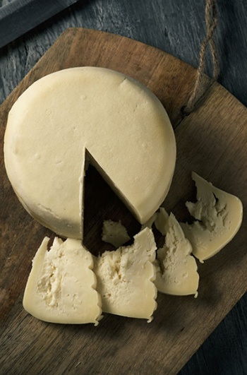 ガリシアの原産地呼称チーズ「アルスア・ウジョア」