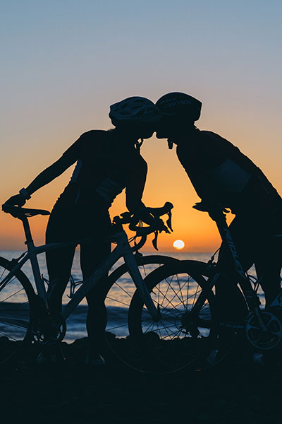 Dupla de ciclistas em Las Palmas de Gran Canaria Dupla de ciclistas em Las Palmas de Gran Canaria