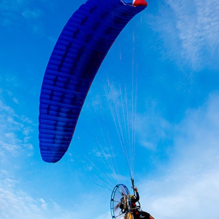 Vuelo con motor