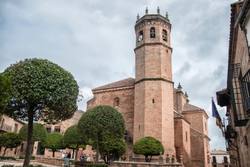 Kościół San Mateo w Baños de la Encina. Jaén