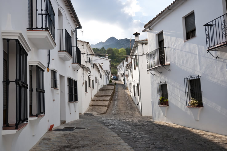 Straße in Grazalema, Cádiz (Andalusien) Straße in Grazalema, Cádiz (Andalusien)