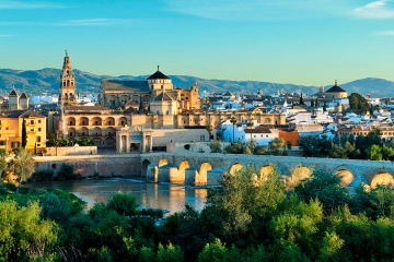 Moschee und Römische Brücke von Córdoba