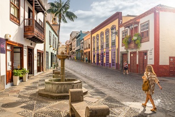 Rue à Santa Cruz de La Palma sur l’île de La Palma, Îles Canaries